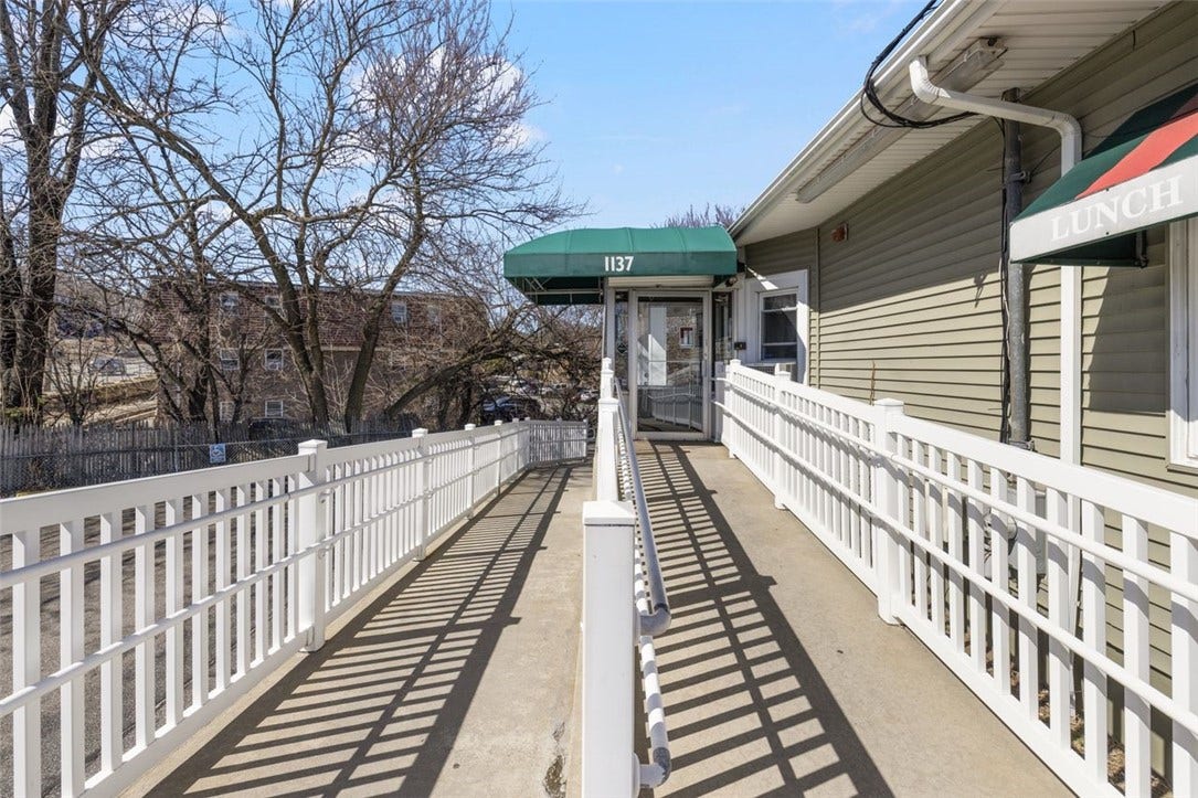 1137 Charles Street, North Providence, RI 02904 1137 Charles Street, North Providence, RI 02904