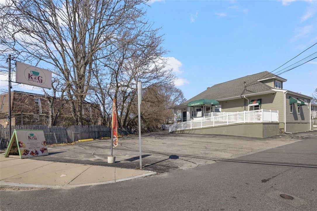1137 Charles Street, North Providence, RI 02904 1137 Charles Street, North Providence, RI 02904
