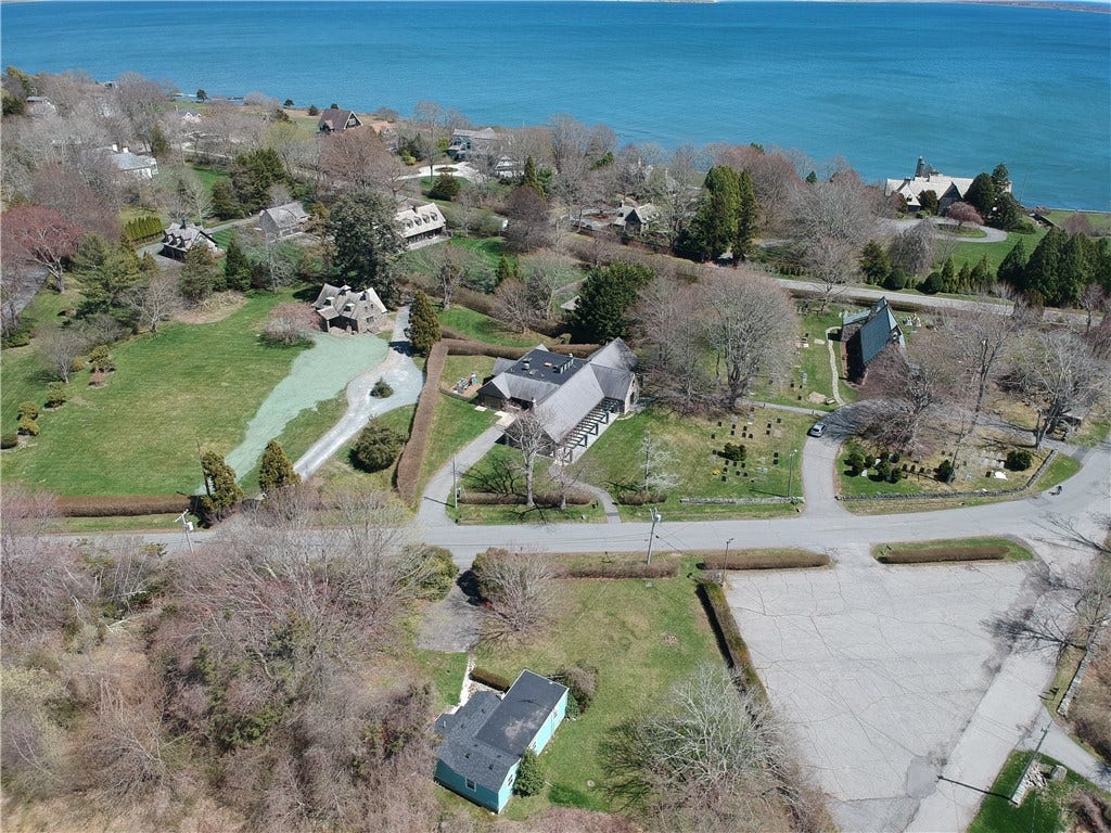58 Vaucluse Avenue, Middletown, RI 02842 58 Vaucluse Avenue, Middletown, RI 02842