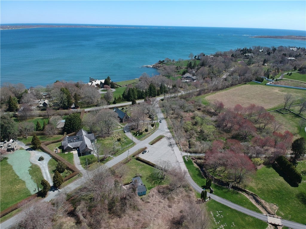 58 Vaucluse Avenue, Middletown, RI 02842 58 Vaucluse Avenue, Middletown, RI 02842