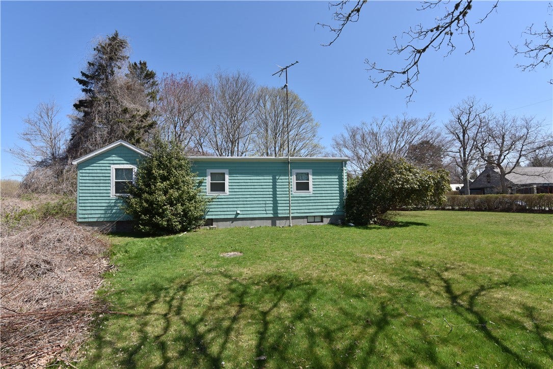 58 Vaucluse Avenue, Middletown, RI 02842 58 Vaucluse Avenue, Middletown, RI 02842