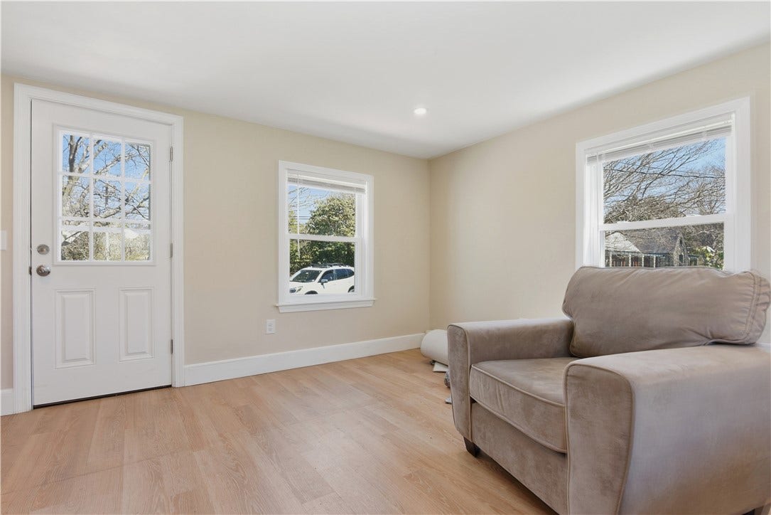 58 Vaucluse Avenue, Middletown, RI 02842 58 Vaucluse Avenue, Middletown, RI 02842
