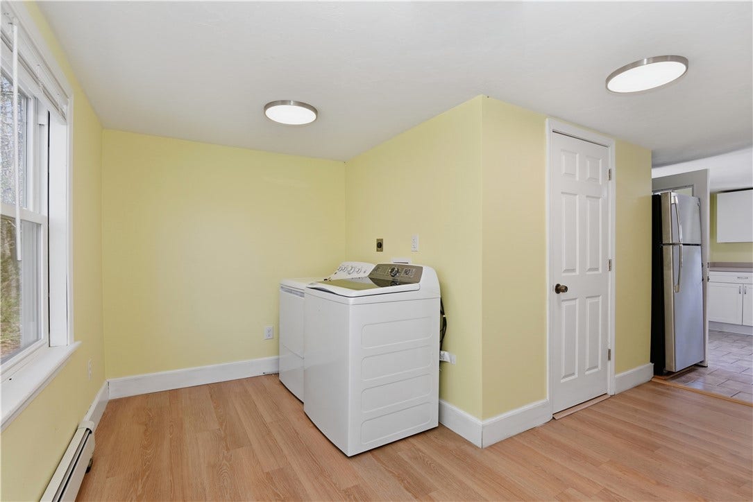 58 Vaucluse Avenue, Middletown, RI 02842 58 Vaucluse Avenue, Middletown, RI 02842