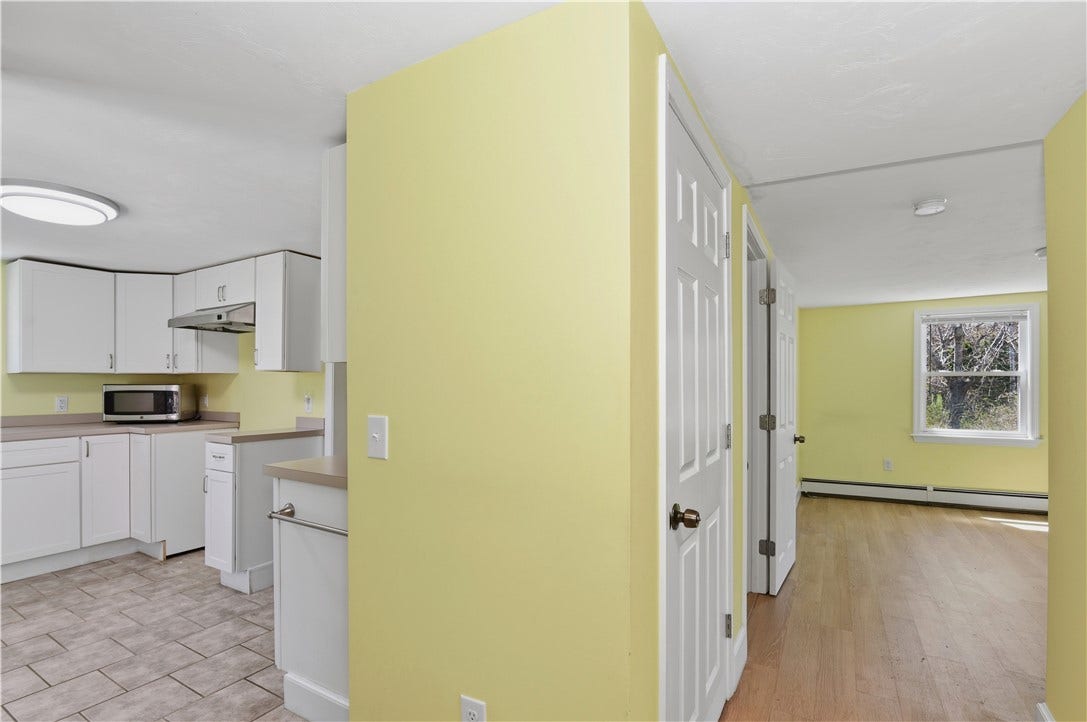 58 Vaucluse Avenue, Middletown, RI 02842 58 Vaucluse Avenue, Middletown, RI 02842