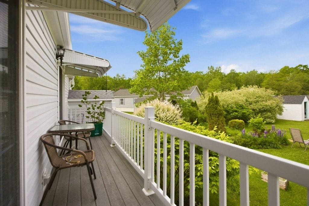137 Lark Lane, Tiverton, RI 02878 137 Lark Lane, Tiverton, RI 02878