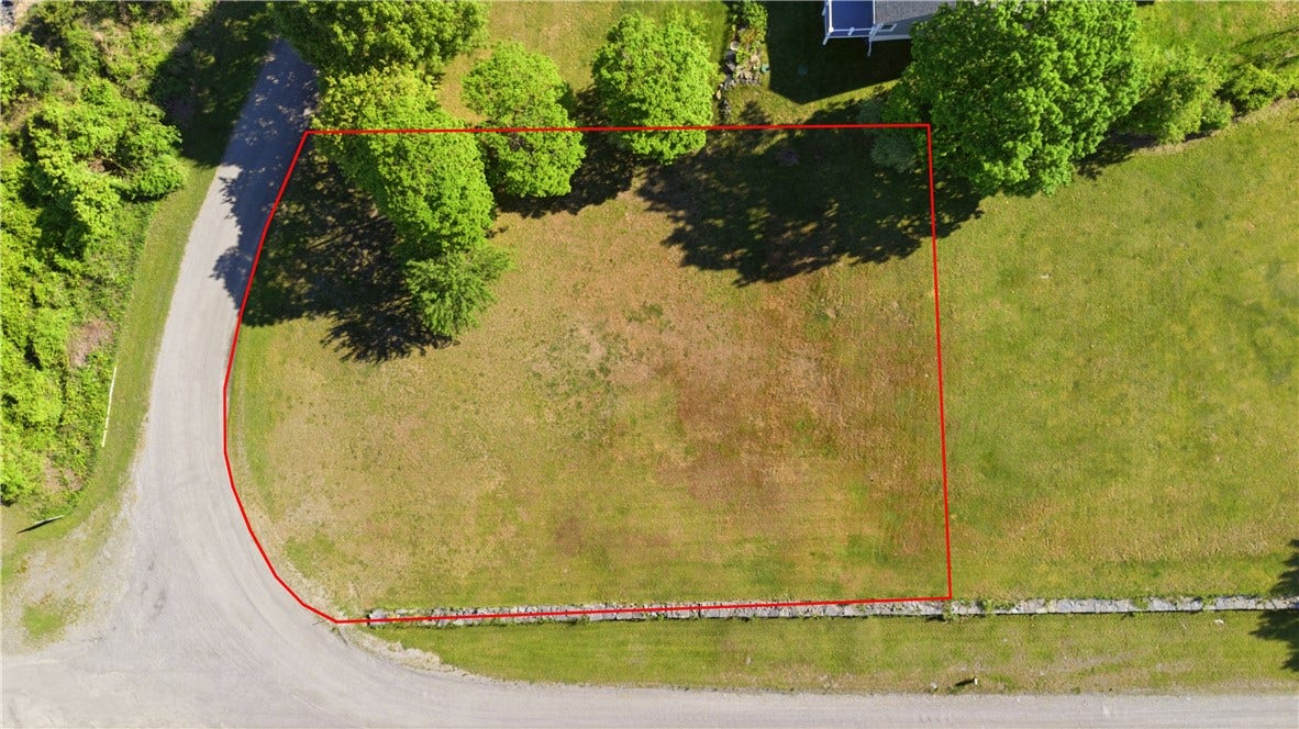 0675 Broadway, Portsmouth, RI 02872
