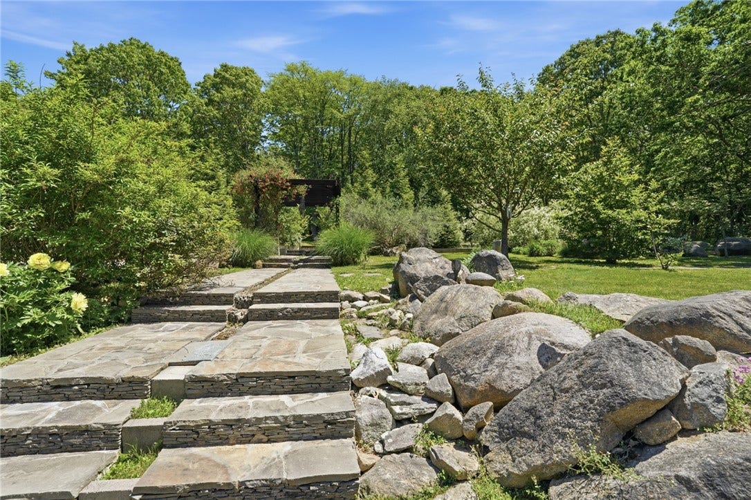 160 Ross Hill Road, Charlestown, RI 02813 160 Ross Hill Road, Charlestown, RI 02813