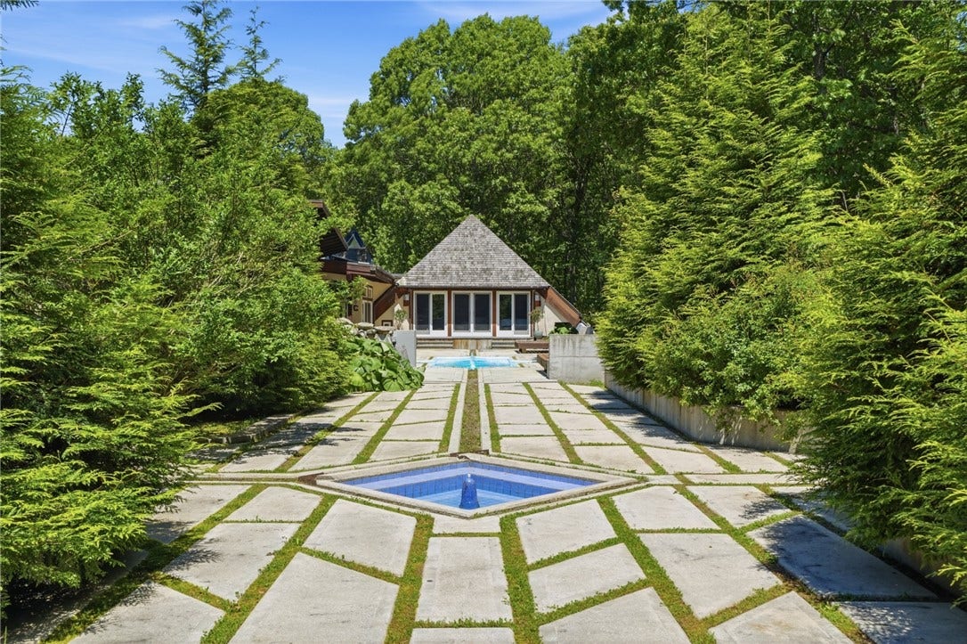 160 Ross Hill Road, Charlestown, RI 02813 160 Ross Hill Road, Charlestown, RI 02813