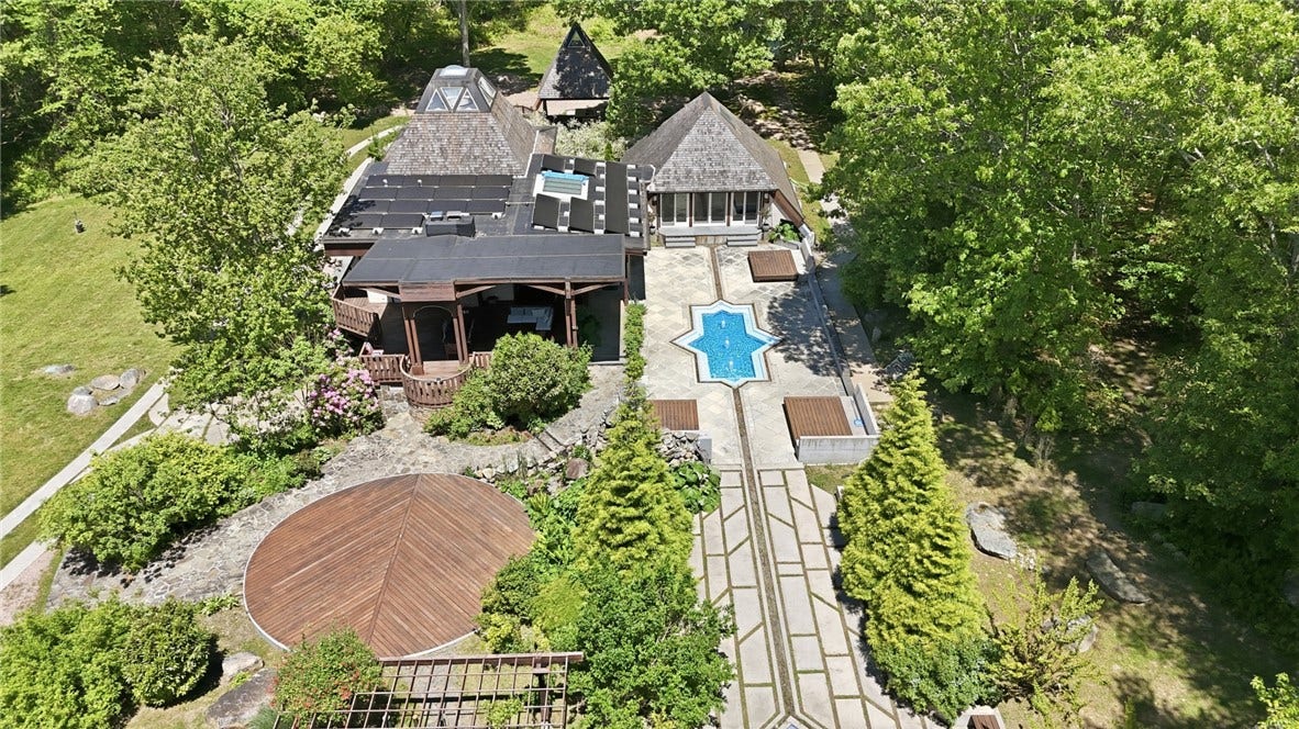 160 Ross Hill Road, Charlestown, RI 02813 160 Ross Hill Road, Charlestown, RI 02813