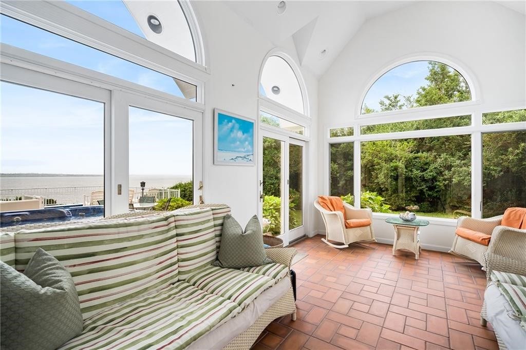 205 Indian Avenue, Portsmouth, RI 02871 205 Indian Avenue, Portsmouth, RI 02871