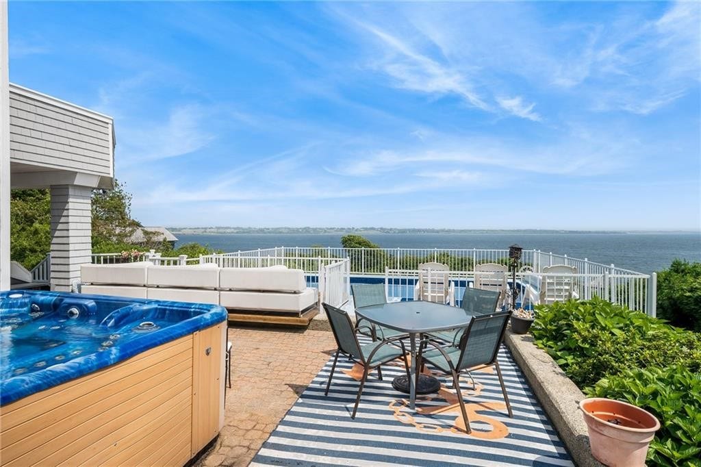 205 Indian Avenue, Portsmouth, RI 02871 205 Indian Avenue, Portsmouth, RI 02871