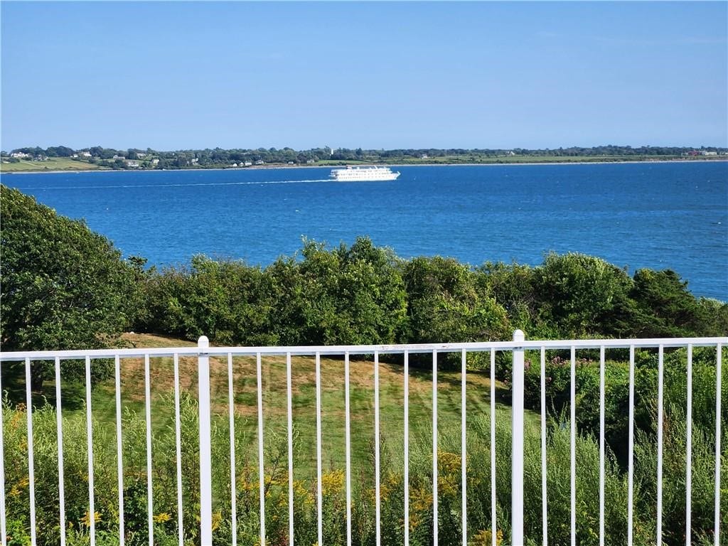 205 Indian Avenue, Portsmouth, RI 02871 205 Indian Avenue, Portsmouth, RI 02871
