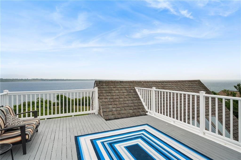 205 Indian Avenue, Portsmouth, RI 02871 205 Indian Avenue, Portsmouth, RI 02871