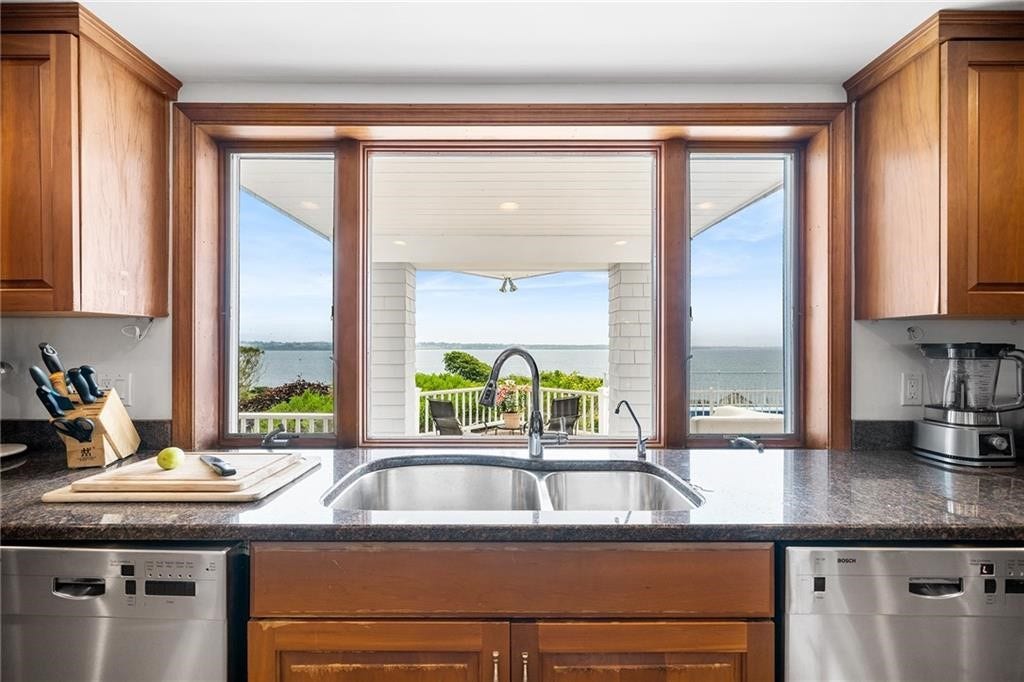 205 Indian Avenue, Portsmouth, RI 02871 205 Indian Avenue, Portsmouth, RI 02871