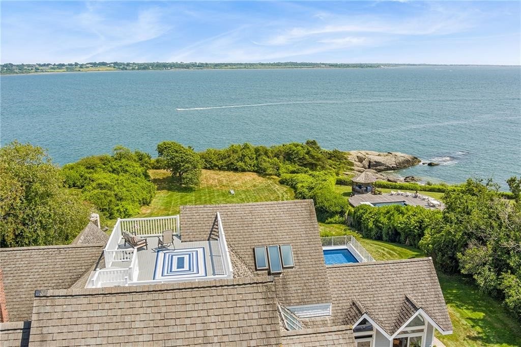 205 Indian Avenue, Portsmouth, RI 02871 205 Indian Avenue, Portsmouth, RI 02871