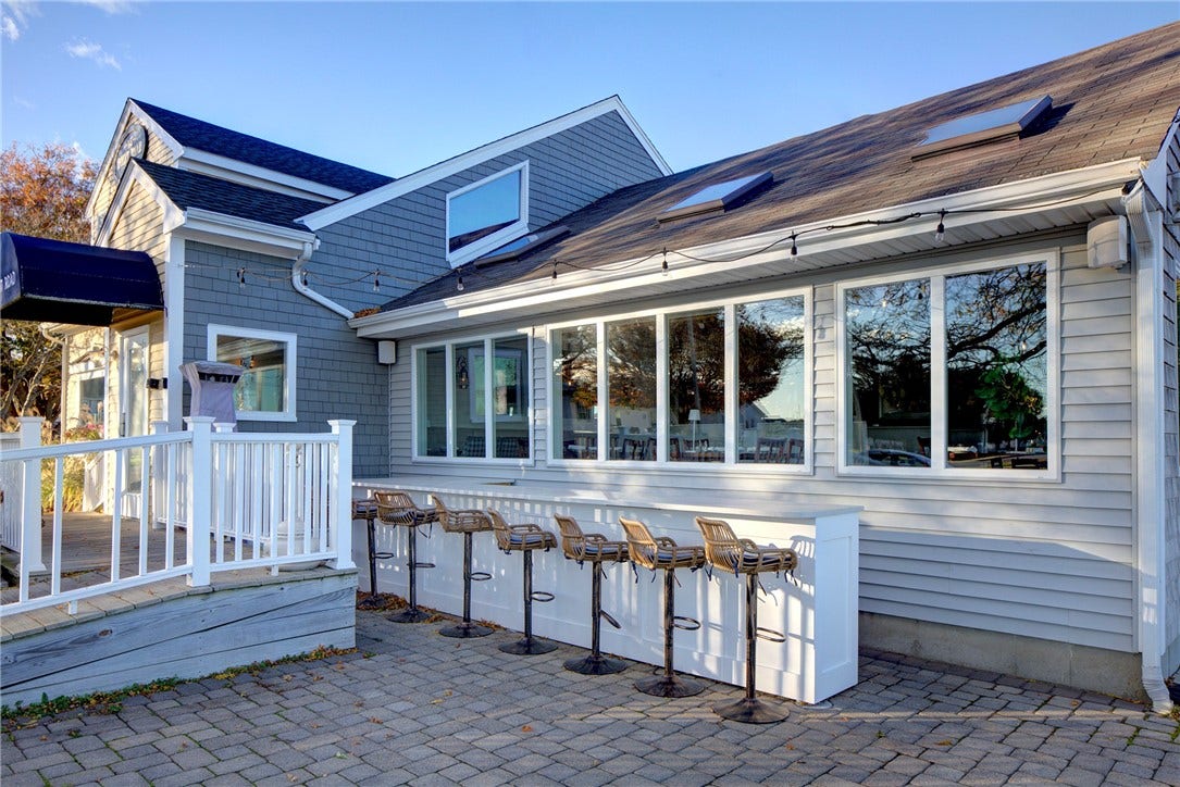 15 Point Road, Portsmouth, RI 02871 15 Point Road, Portsmouth, RI 02871