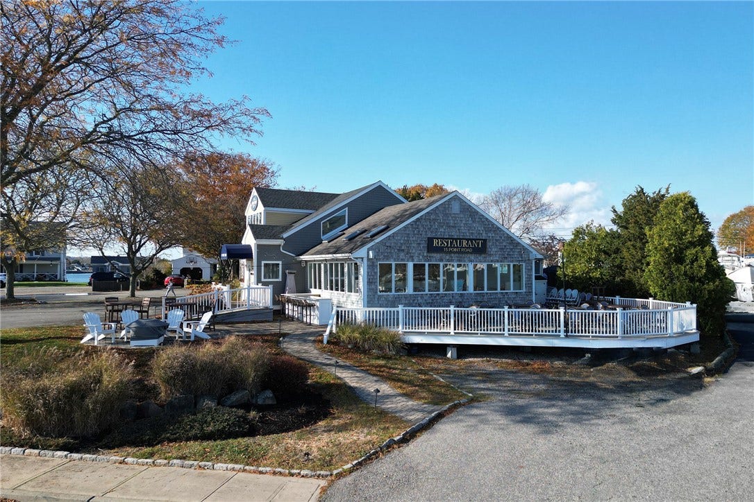 15 Point Road, Portsmouth, RI 02871 15 Point Road, Portsmouth, RI 02871