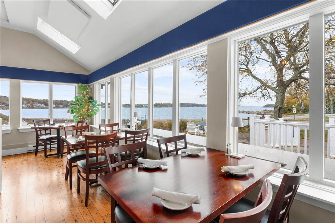 15 Point Road, Portsmouth, RI 02871 15 Point Road, Portsmouth, RI 02871