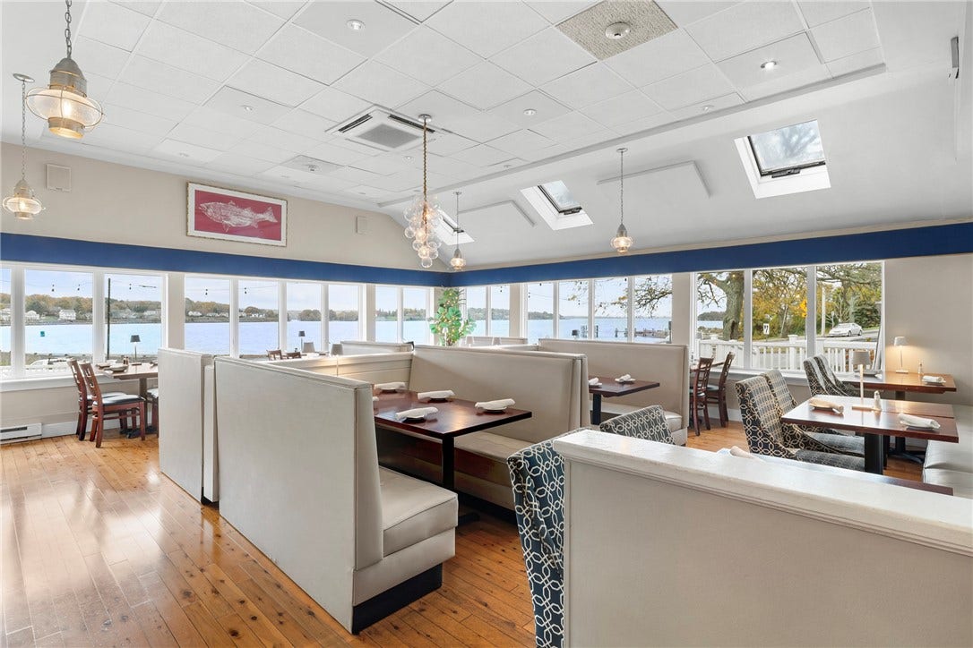 15 Point Road, Portsmouth, RI 02871 15 Point Road, Portsmouth, RI 02871