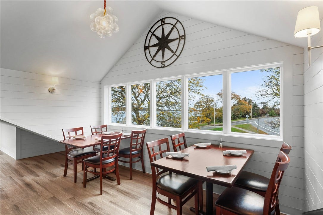 15 Point Road, Portsmouth, RI 02871 15 Point Road, Portsmouth, RI 02871