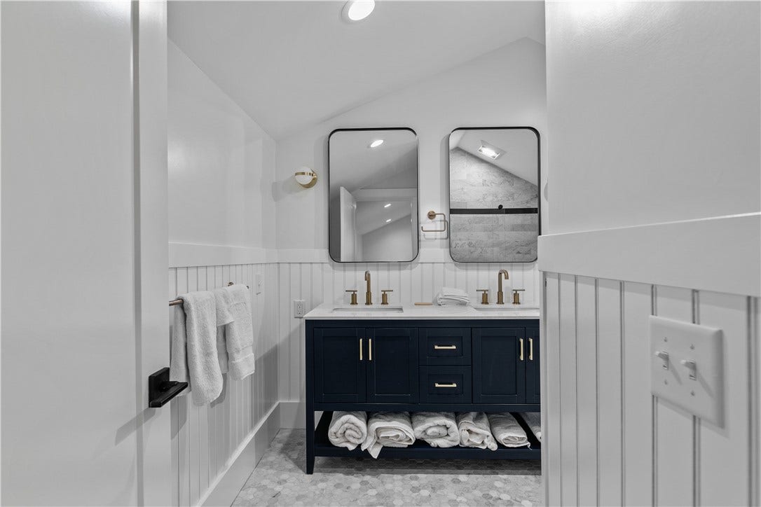 561 Bristol Ferry Road, #B, Portsmouth, RI 02871 561 Bristol Ferry Road, #B, Portsmouth, RI 02871