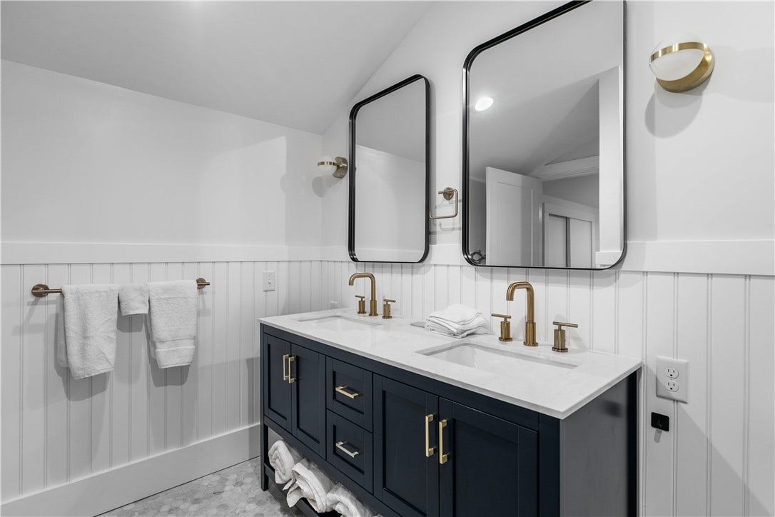 561 Bristol Ferry Road, #B, Portsmouth, RI 02871 561 Bristol Ferry Road, #B, Portsmouth, RI 02871