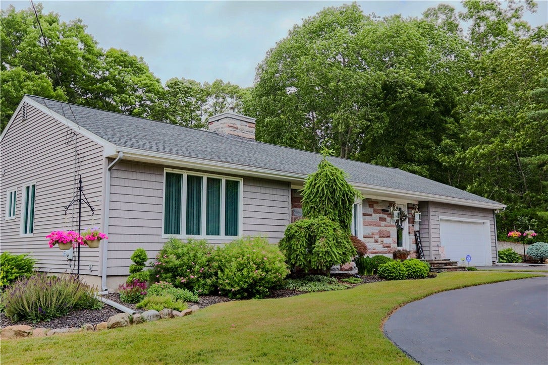 42 Elmdale Avenue, Johnston, RI 02919