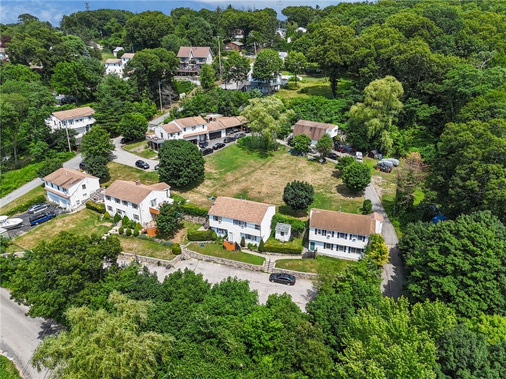 90 Monson Street, Johnston, RI 02919 90 Monson Street, Johnston, RI 02919