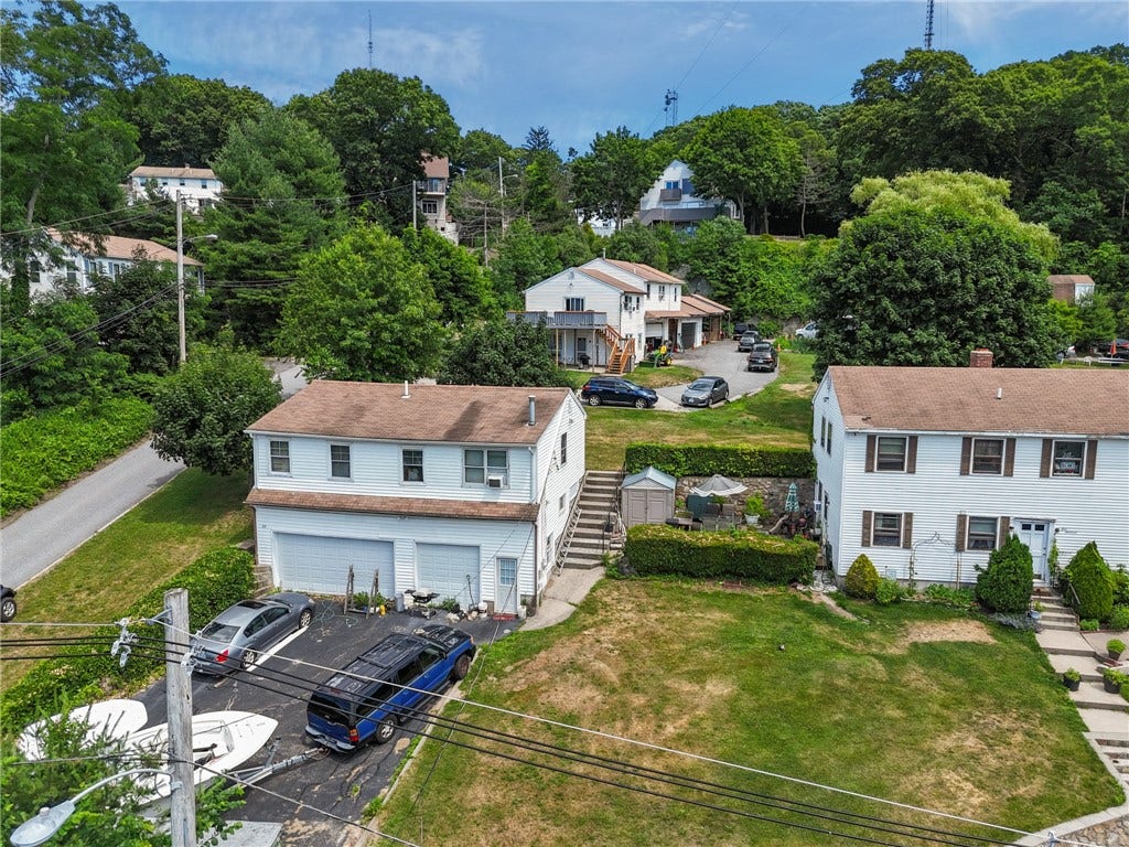 90 Monson Street, Johnston, RI 02919 90 Monson Street, Johnston, RI 02919