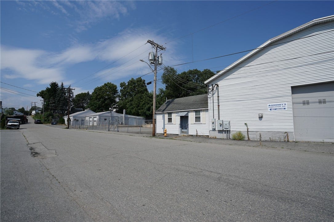 81 Macondray Street, Cumberland, RI 02864 81 Macondray Street, Cumberland, RI 02864