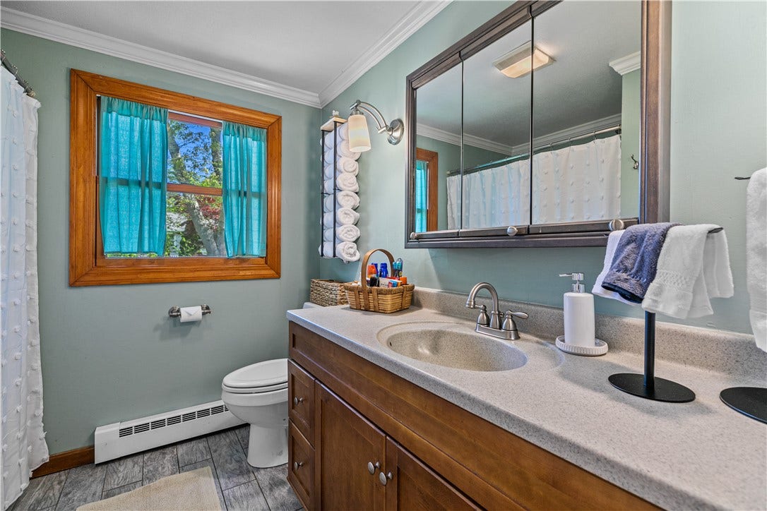 46 Steamboat Street, Jamestown, RI 02835 full bath