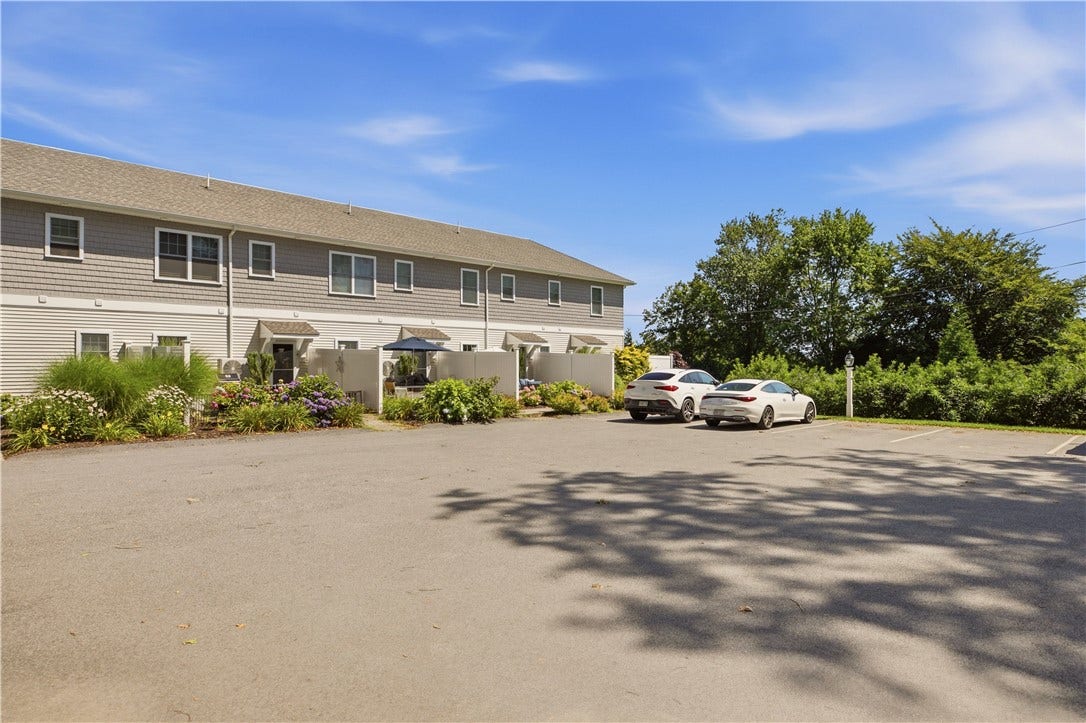 94 Sandy Point Farm Road, #6, Portsmouth, RI 02871 94 Sandy Point Farm Road, #6, Portsmouth, RI 02871