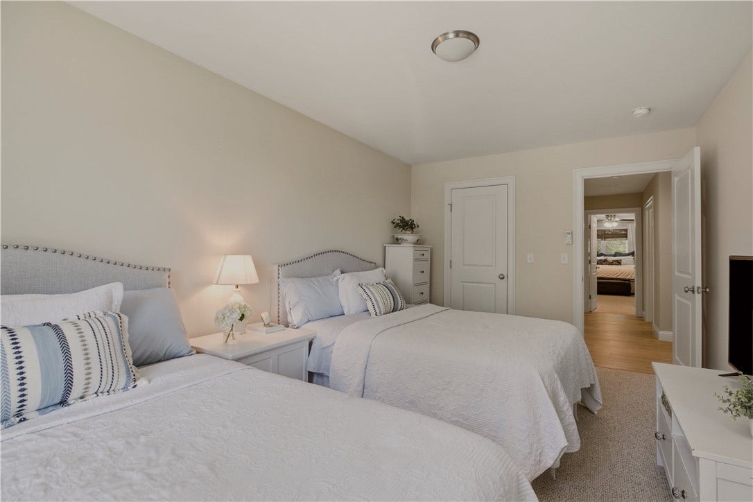 94 Sandy Point Farm Road, #6, Portsmouth, RI 02871 94 Sandy Point Farm Road, #6, Portsmouth, RI 02871