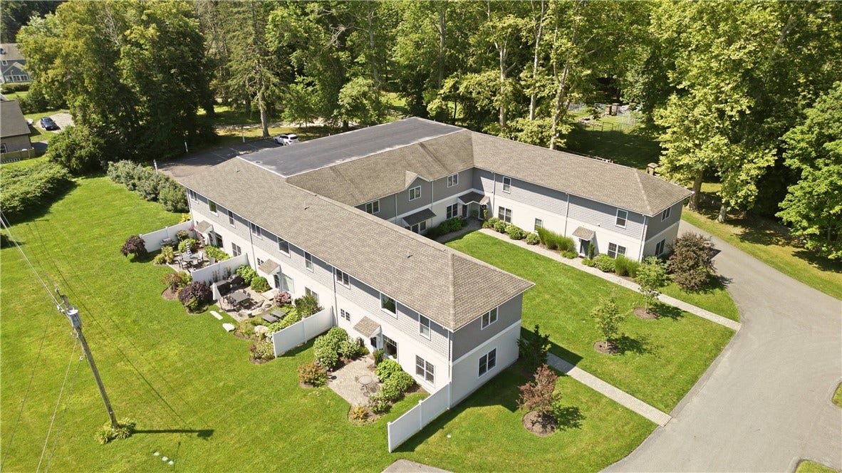 94 Sandy Point Farm Road, #6, Portsmouth, RI 02871 94 Sandy Point Farm Road, #6, Portsmouth, RI 02871