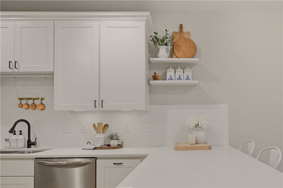 94 Sandy Point Farm Road, #6, Portsmouth, RI 02871 94 Sandy Point Farm Road, #6, Portsmouth, RI 02871