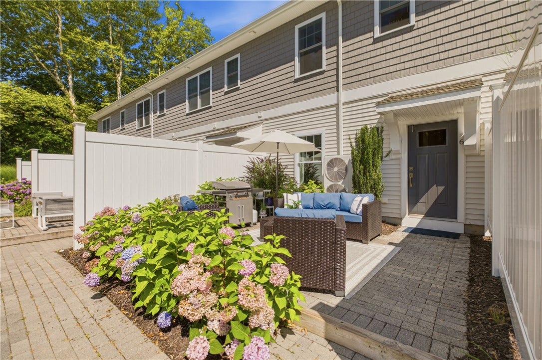 94 Sandy Point Farm Road, #6, Portsmouth, RI 02871 94 Sandy Point Farm Road, #6, Portsmouth, RI 02871