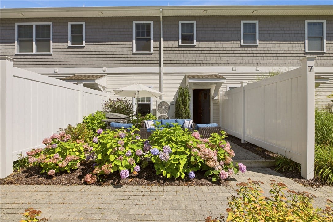 94 Sandy Point Farm Road, #6, Portsmouth, RI 02871 94 Sandy Point Farm Road, #6, Portsmouth, RI 02871