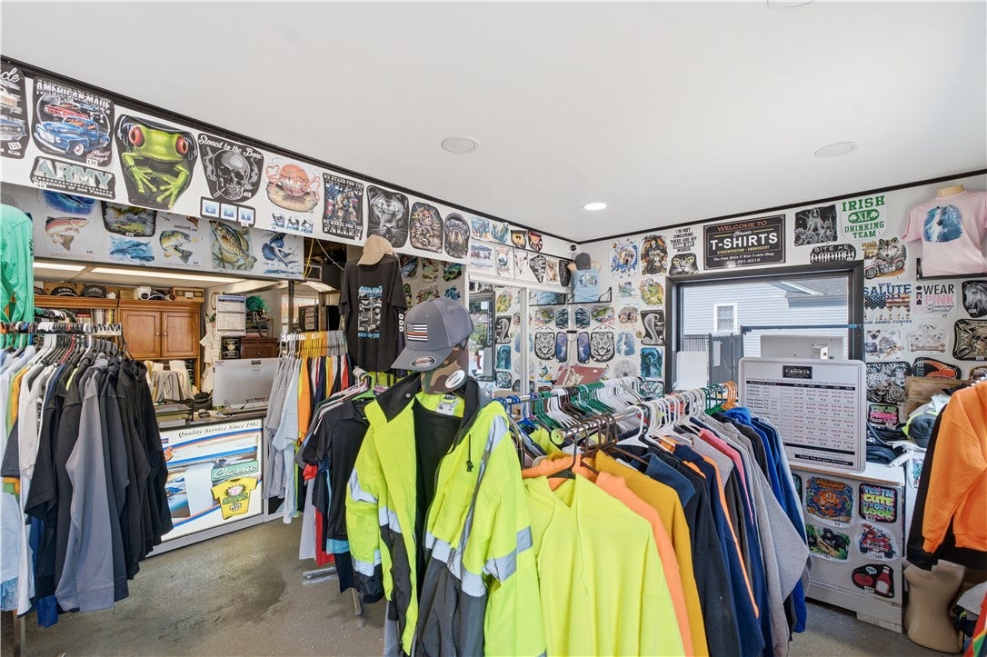 912 Tiogue Avenue, Coventry, RI 02816 912 Tiogue Avenue, Coventry, RI 02816