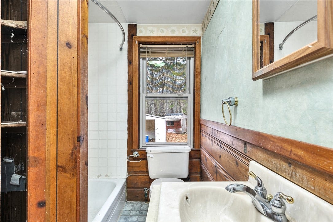 119 Breakheart Hill Road, West Greenwich, RI 02817 119 Breakheart Hill Road, West Greenwich, RI 02817