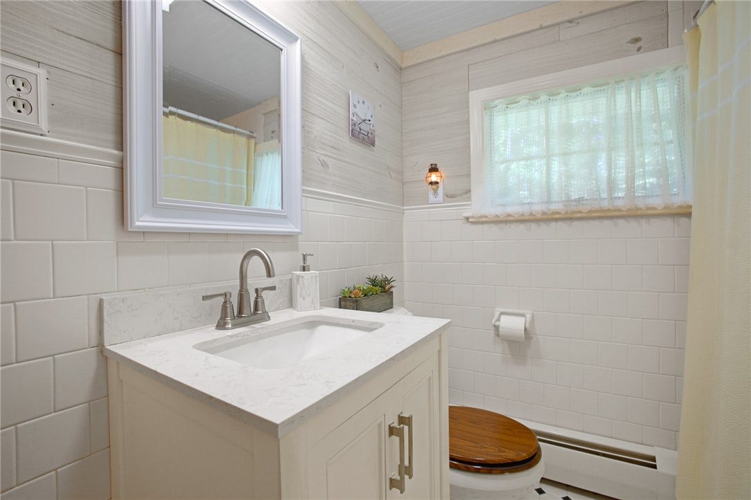 22 Burgess Road, Foster, RI 02825 22 Burgess Road, Foster, RI 02825
