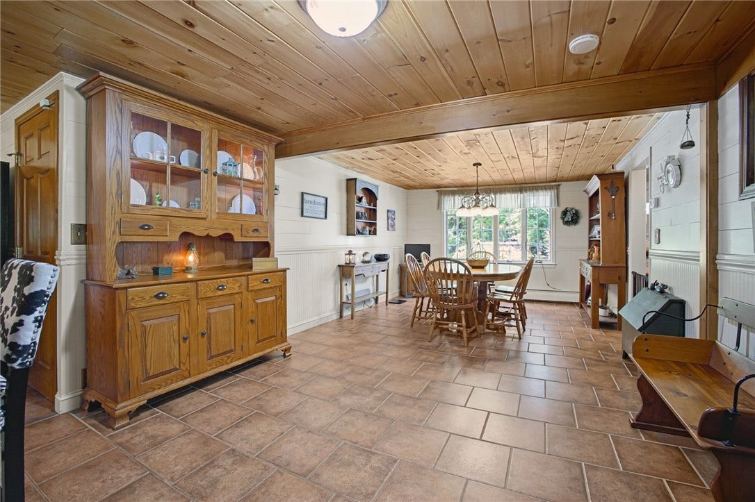 22 Burgess Road, Foster, RI 02825 22 Burgess Road, Foster, RI 02825