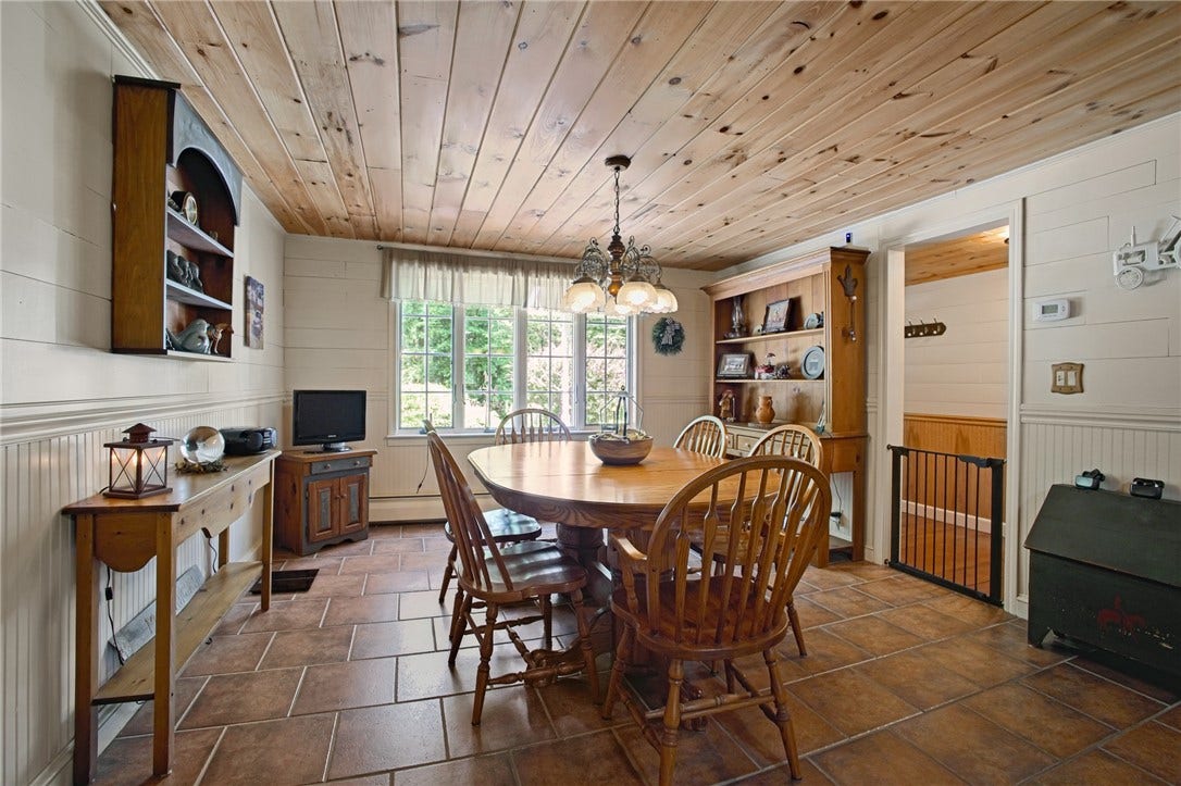 22 Burgess Road, Foster, RI 02825 22 Burgess Road, Foster, RI 02825