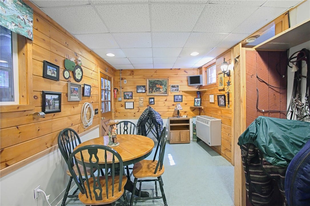 22 Burgess Road, Foster, RI 02825 22 Burgess Road, Foster, RI 02825