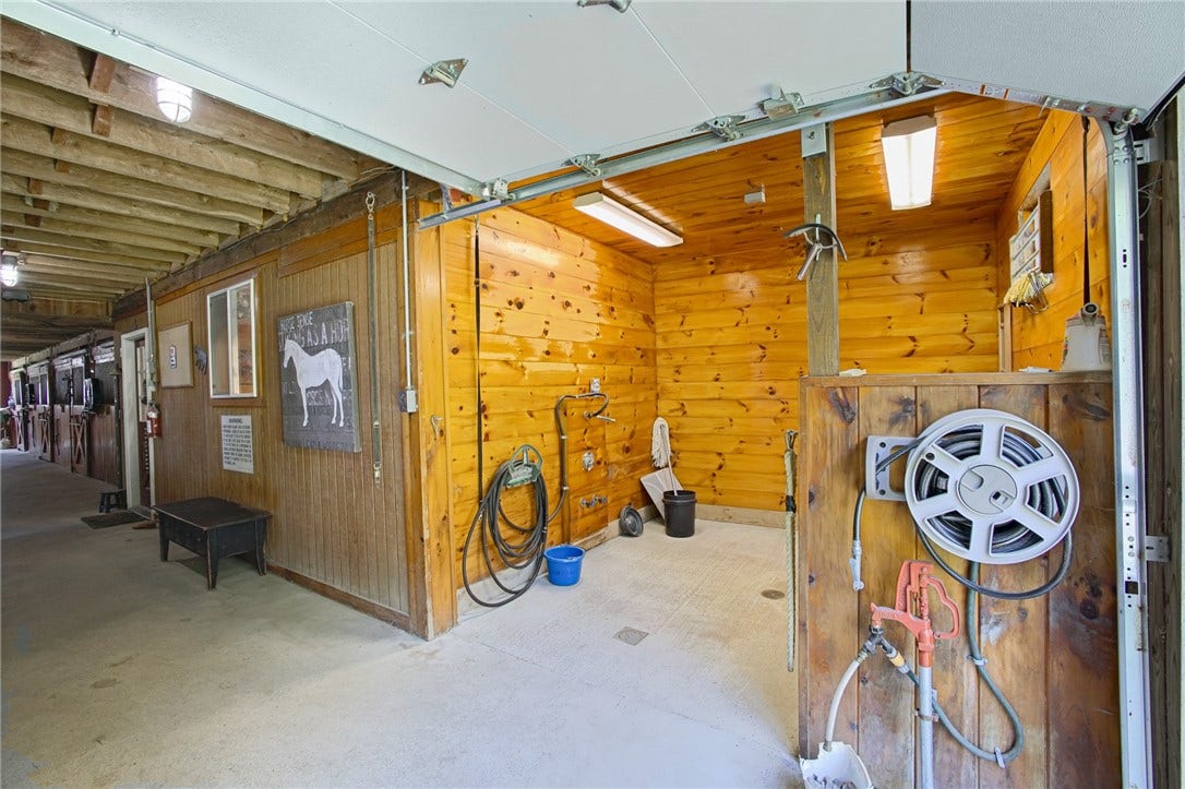 22 Burgess Road, Foster, RI 02825 22 Burgess Road, Foster, RI 02825