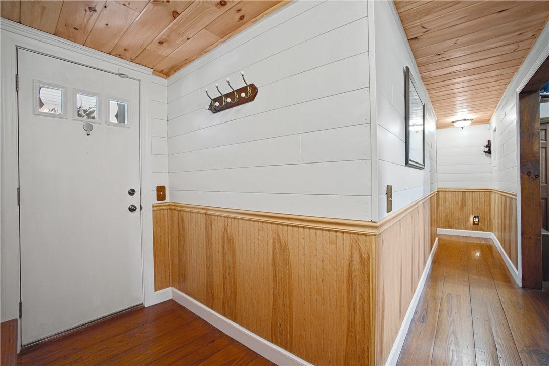 22 Burgess Road, Foster, RI 02825 22 Burgess Road, Foster, RI 02825