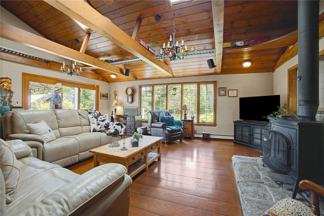 22 Burgess Road, Foster, RI 02825 22 Burgess Road, Foster, RI 02825
