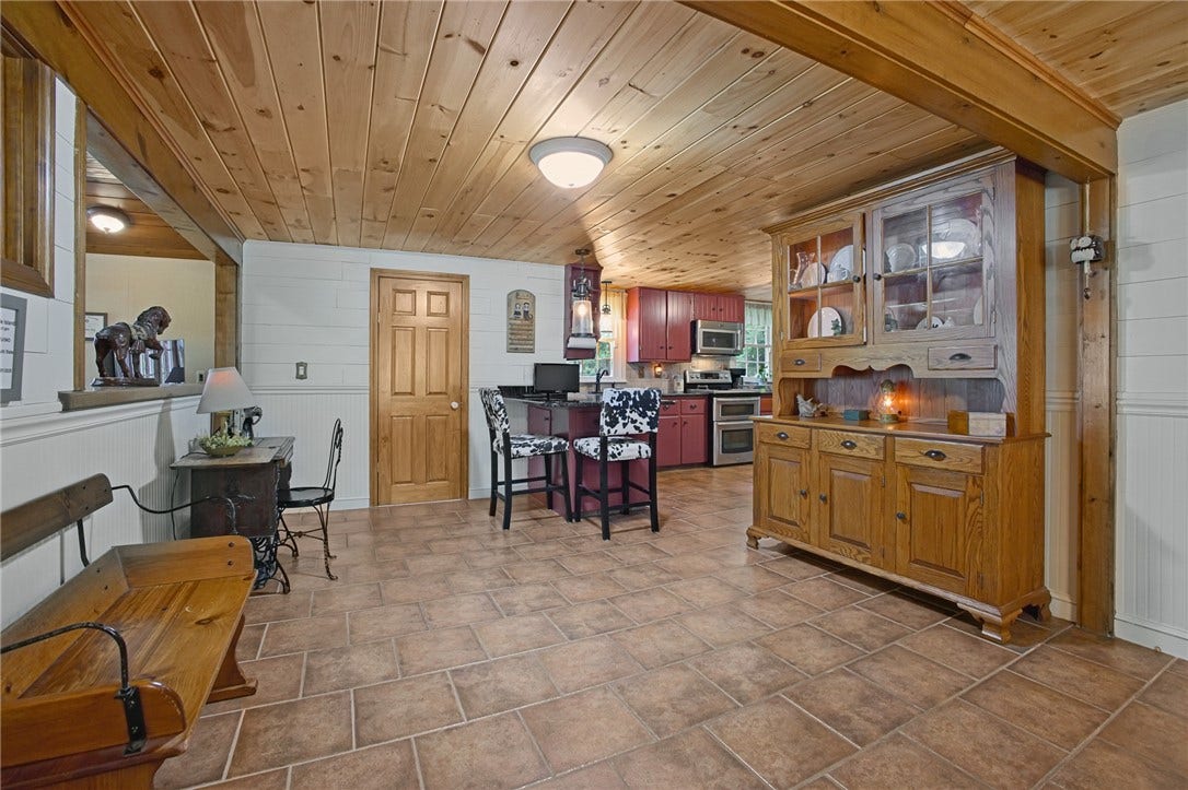 22 Burgess Road, Foster, RI 02825 22 Burgess Road, Foster, RI 02825