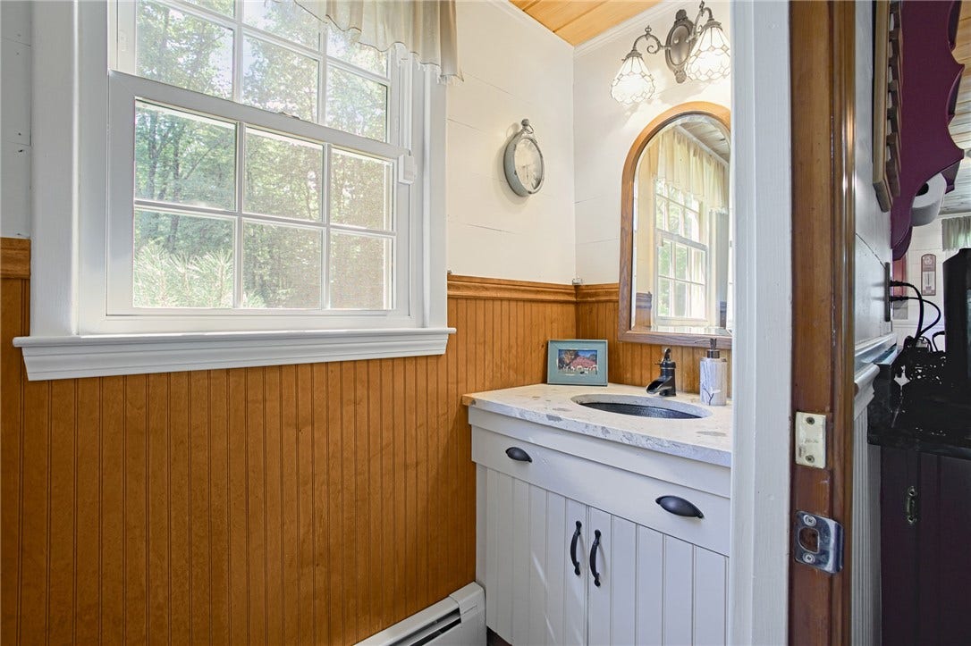 22 Burgess Road, Foster, RI 02825 22 Burgess Road, Foster, RI 02825