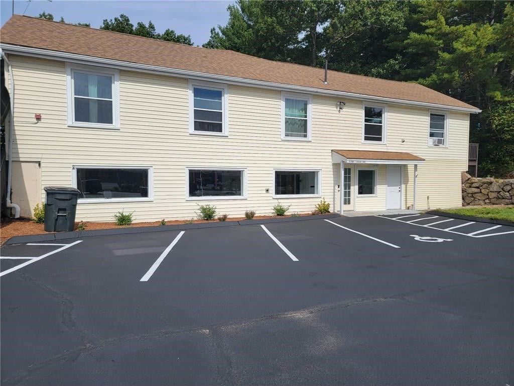 1049 Tiogue Avenue, #F, Coventry, RI 02816 1049 Tiogue Avenue, #F, Coventry, RI 02816