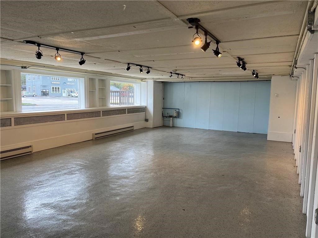 1049 Tiogue Avenue, #F, Coventry, RI 02816 1049 Tiogue Avenue, #F, Coventry, RI 02816